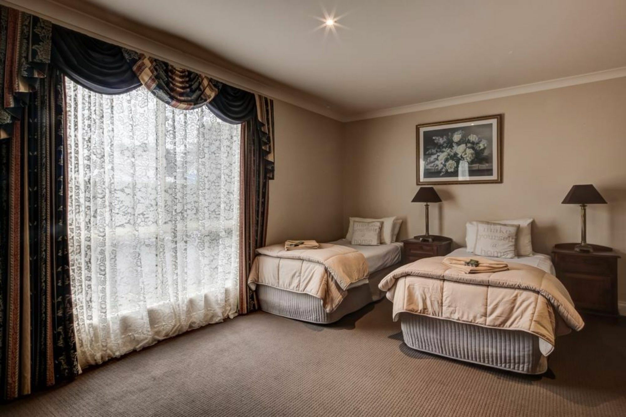 Ashmont Motel And Apartments Порт-Фері Екстер'єр фото