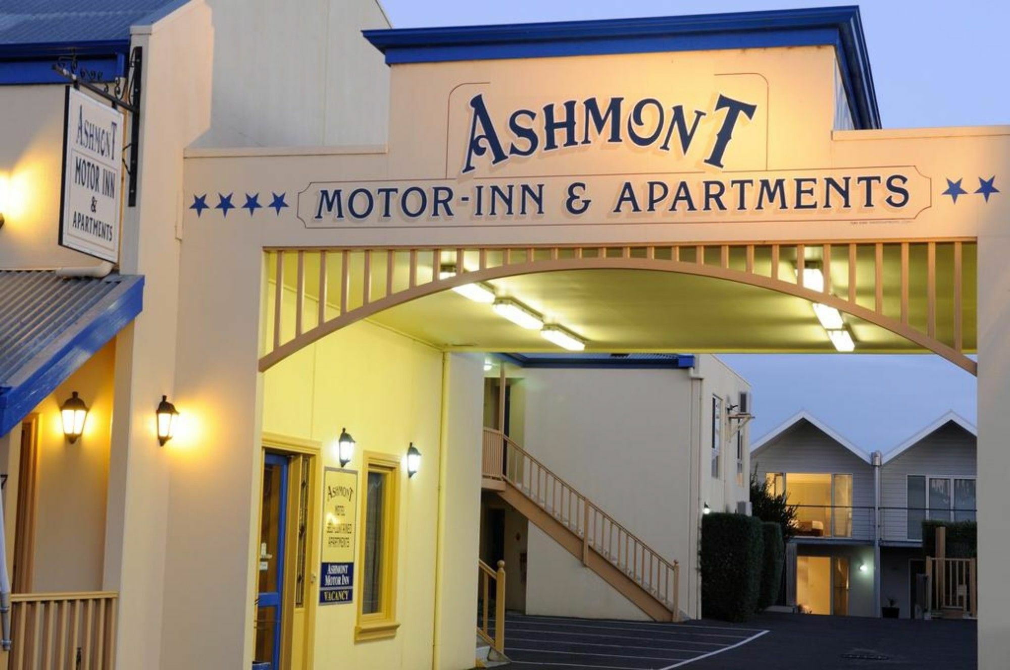 Ashmont Motel And Apartments Порт-Фері Екстер'єр фото